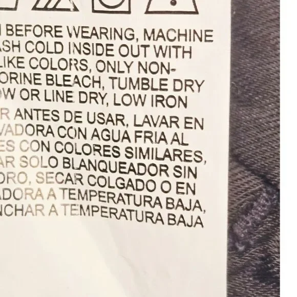 NWT ROCKβ& REPUBLIC Women's distressed rivet mid- rise black sexy shorts Size 4 - Picture 12 of 16